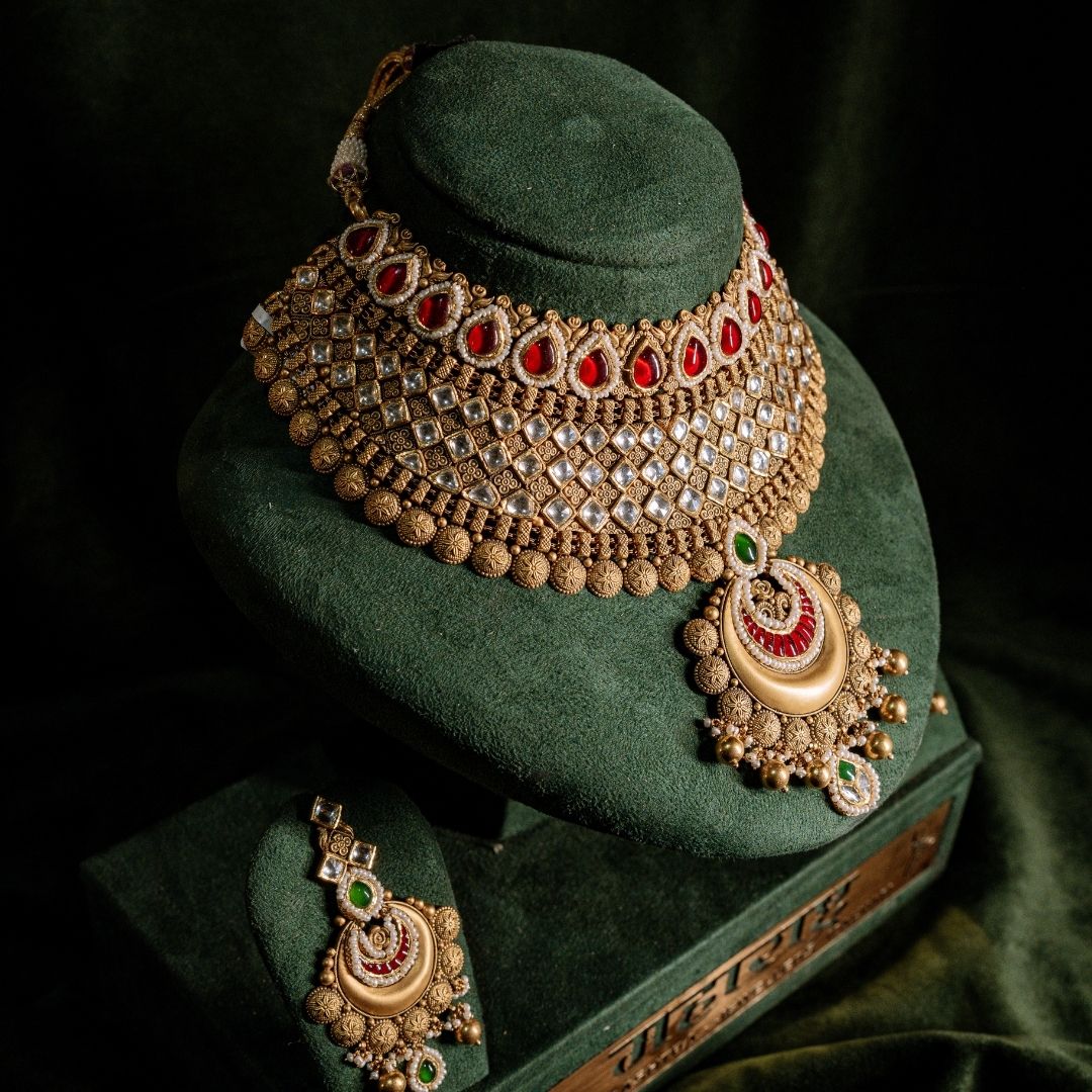 KUNDAN ANTIQUE NECKLACE