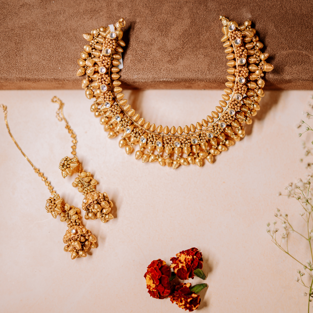 KUNDAN ANTIQUE NECKLACE