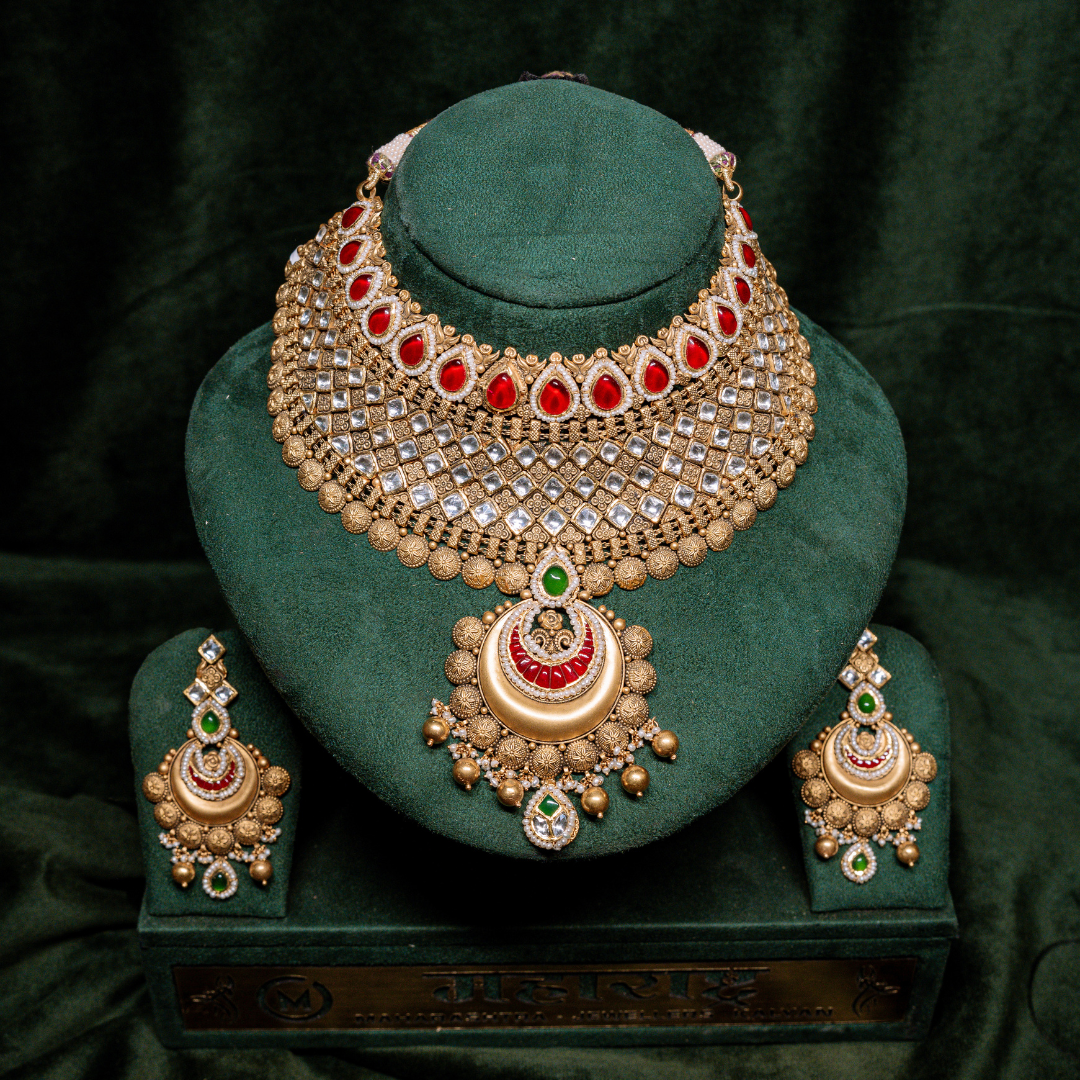 KUNDAN ANTIQUE NECKLACE