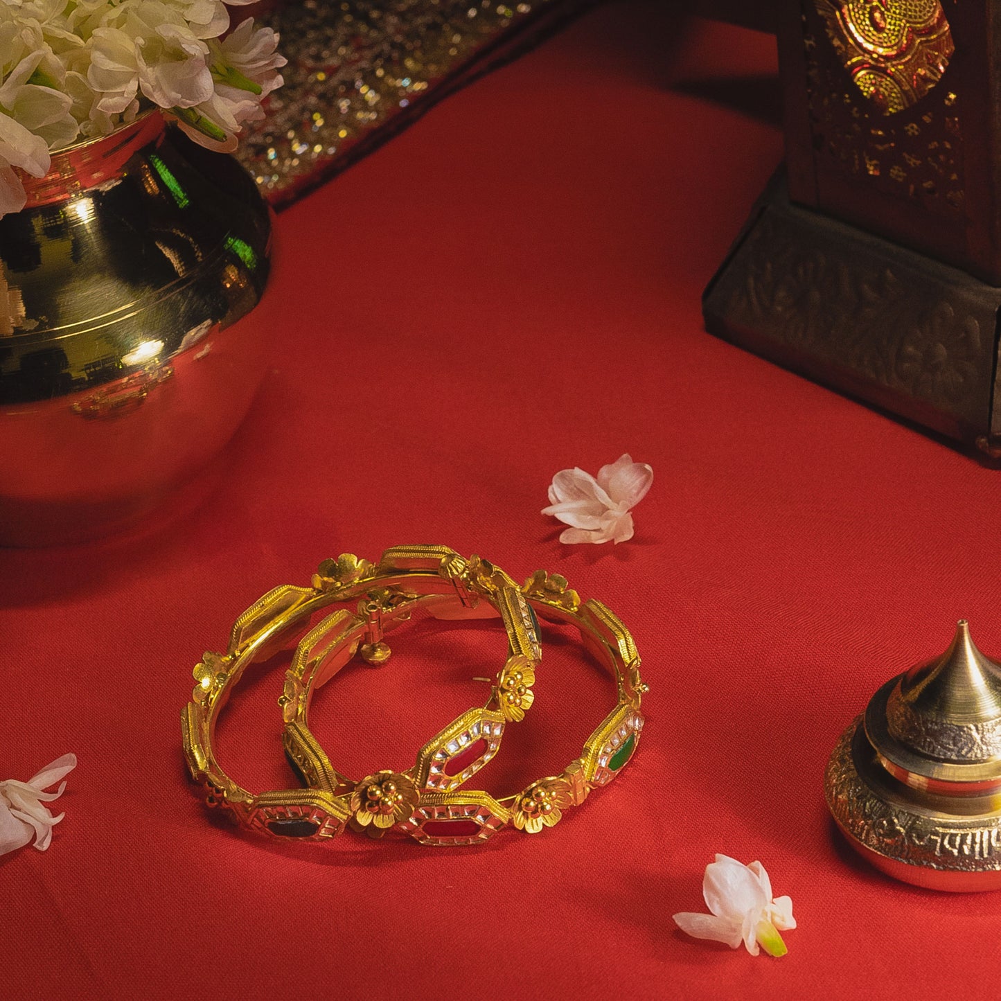 ANTIQUE KUNDAN BANGLE