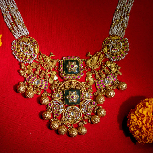 A regal Rajwadi Necklace